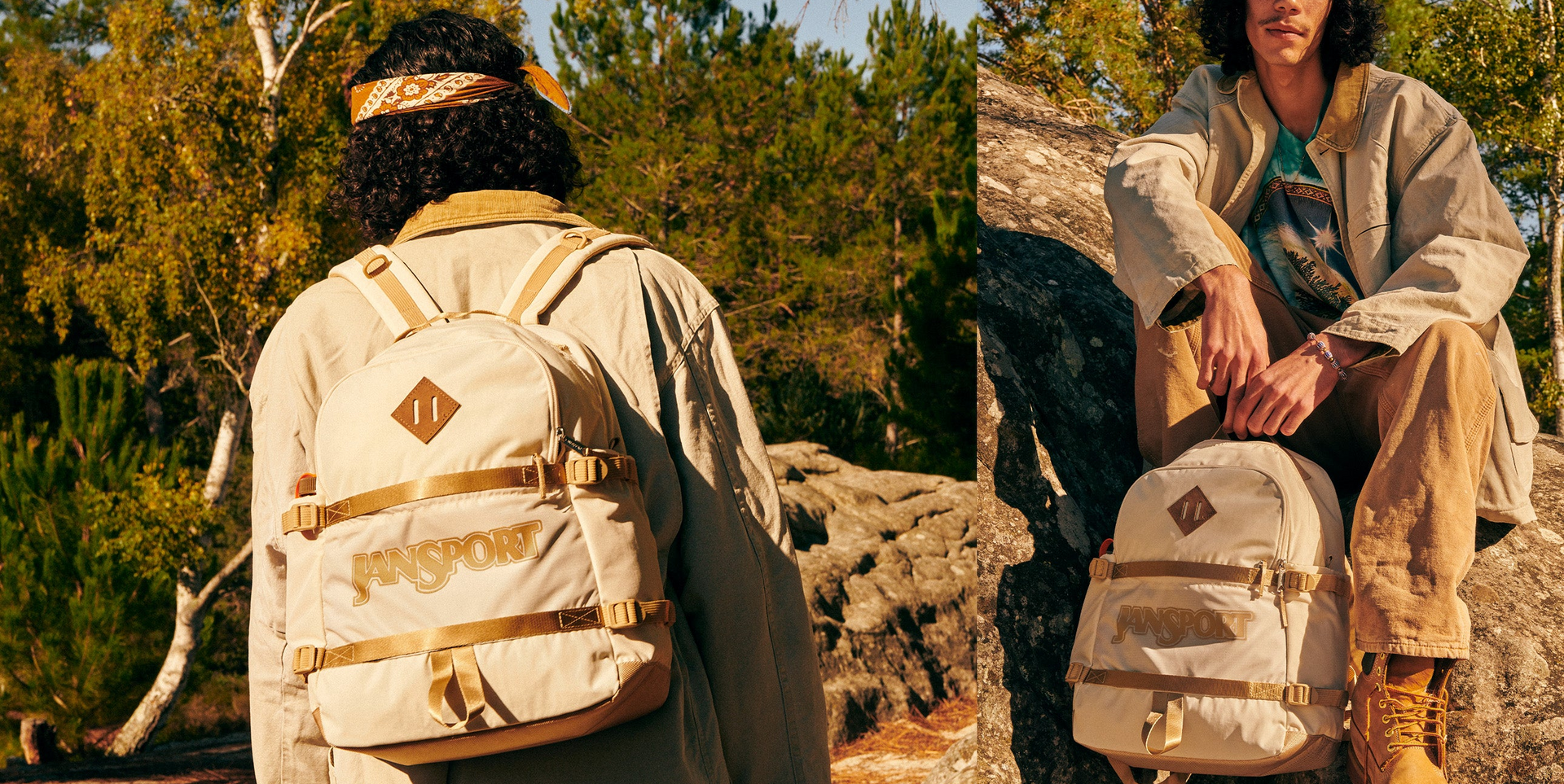 
Eine Person mit einem beigen JanSport Retro-Rucksack sitzt im Freien auf einem Felsen.